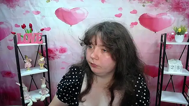 NeonilaLisova webcam