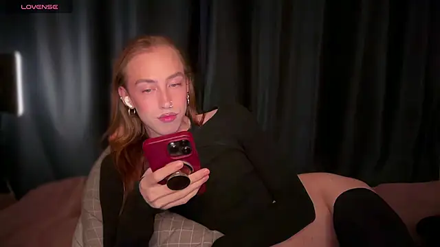 Avril_Pearly_ webcam