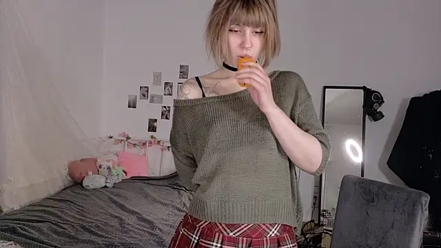 KikiMoor webcam
