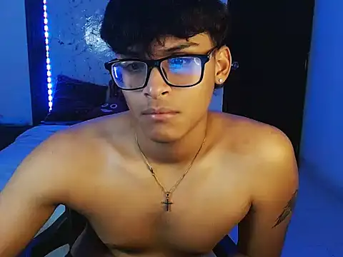 Mr_yisuzz webcam