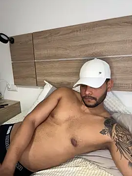 aron_taylor29 webcam