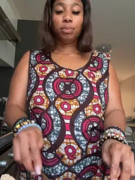 CurvyDesire1