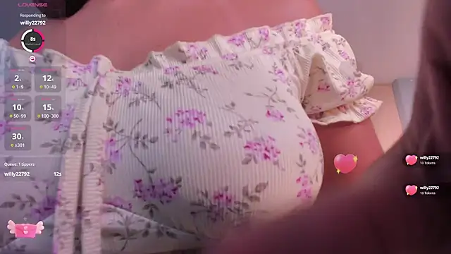 ArianaDumont webcam
