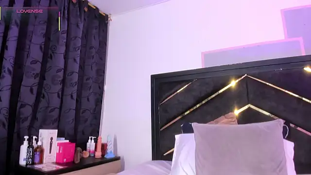 april_jones05 webcam