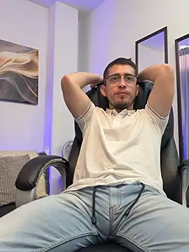 Tommas_Jhonson webcam