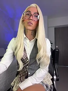 miss_tatiana_'s live cam