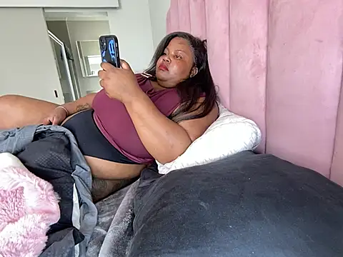 MissLola27 webcam