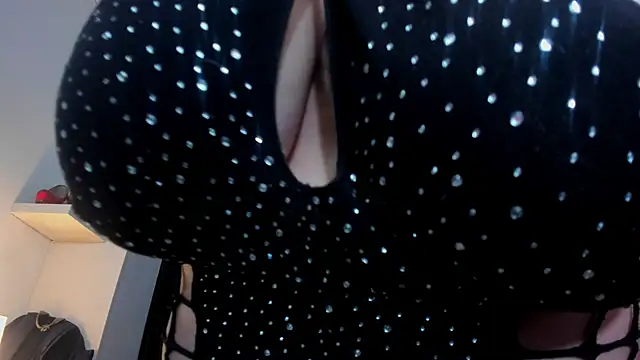 ScarletBigTitties webcam