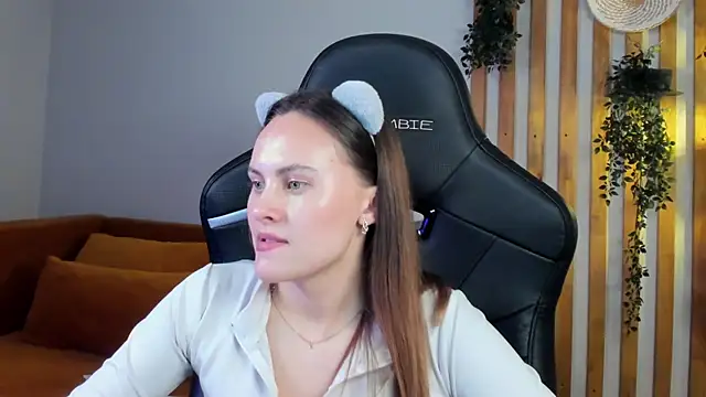 lumerisoren - LumeriSoren's free webcam - UK Sex Cams