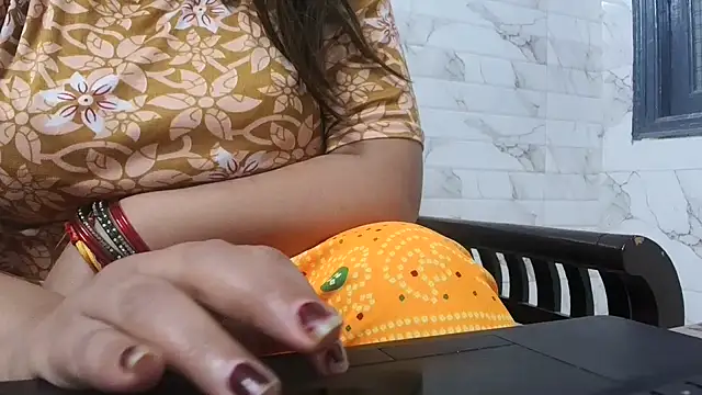 Pushpa_bhabhi143 webcam