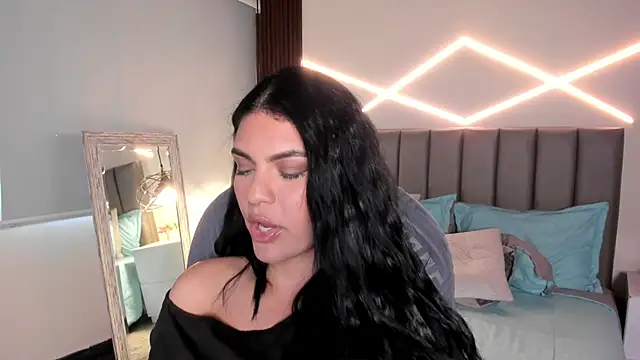 Veronicalanx1