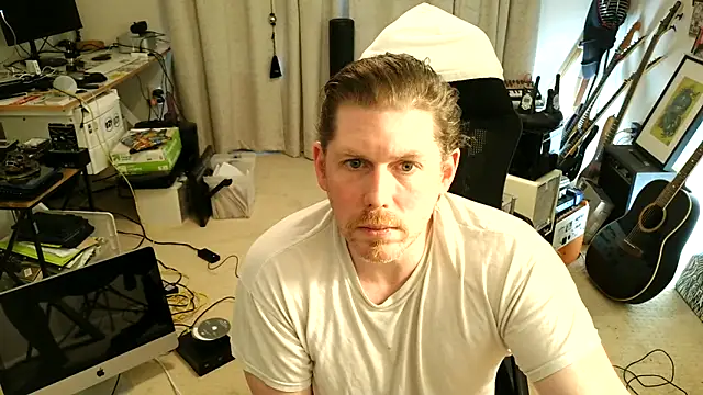 9VOLTT webcam