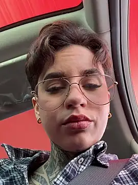 AliceShazaham_ webcam