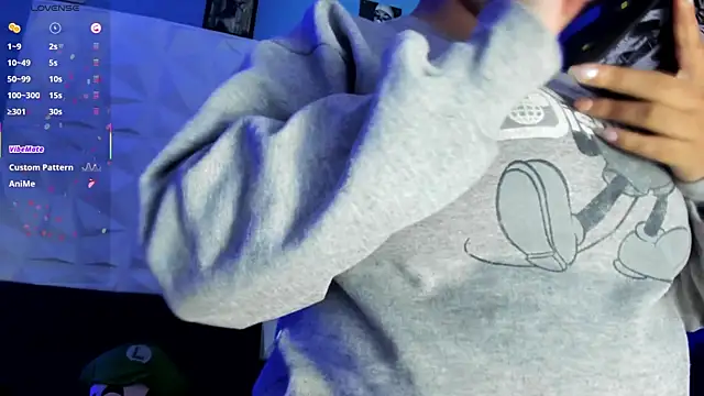 Lucyy_tits webcam