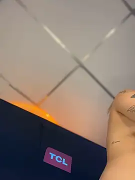 CarolQueen1_ webcam