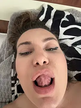 SweetCurvess webcam
