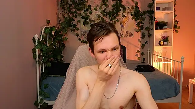 Meverik_Oushen webcam