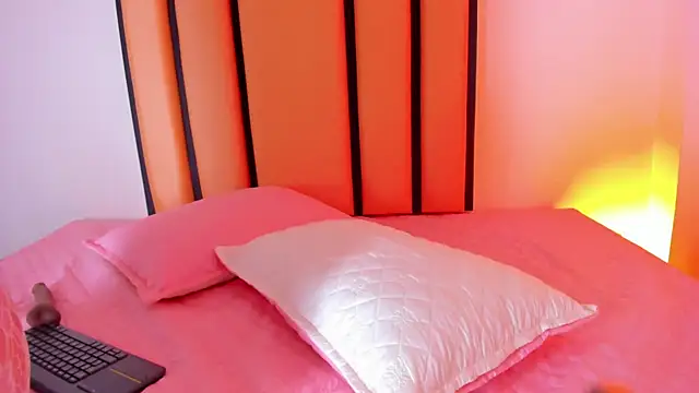 TaylorKimy webcam