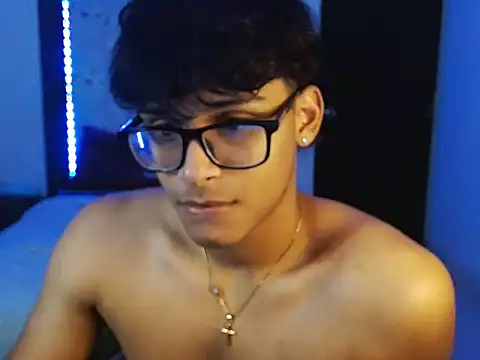 Mr_yisuzz webcam