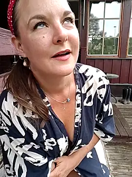 SwedishJennifer webcam