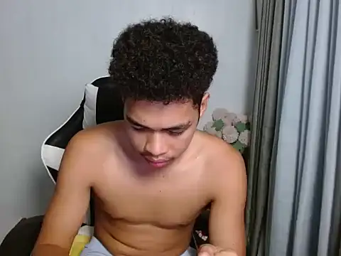 curlyasian_njxx (M twink) - public cum show