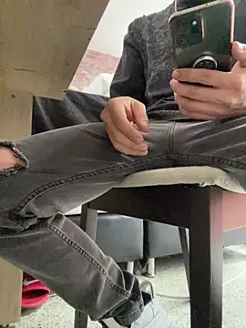 AlphaMasterXxx live cam