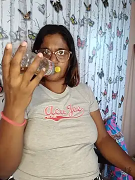 indianstrawberrylips4u webcam