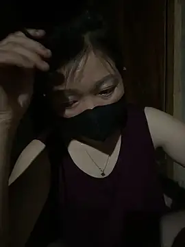 Bling-pusy webcam