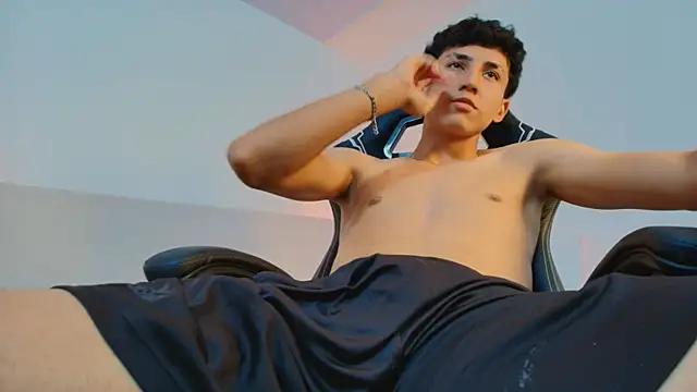 Valentino_Rey webcam