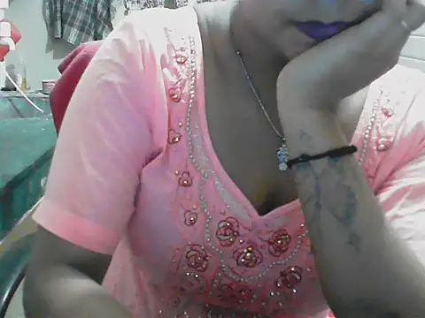 LovingPihu webcam