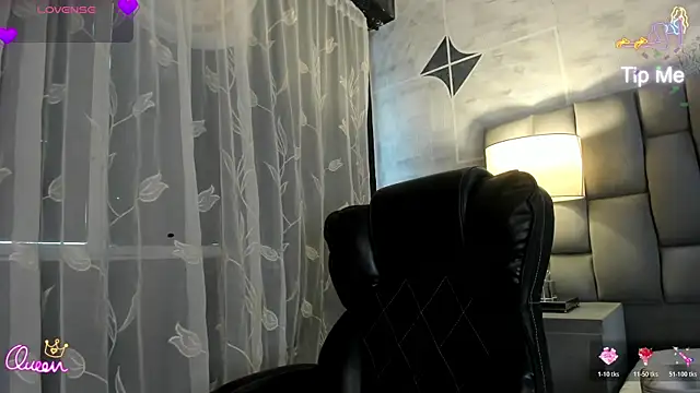 CarolineFyre webcam