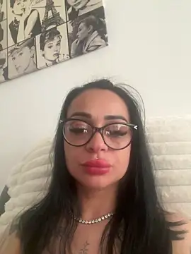 BrianaBloom webcam