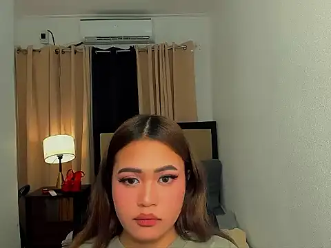 savanna_flair (T teen) - help me reach my dream goal