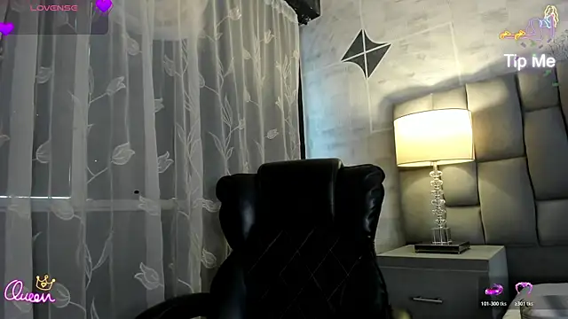 CarolineFyre webcam