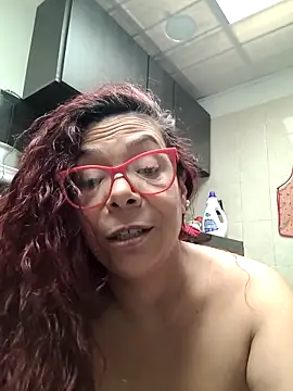 Scarlet_curly8a webcam