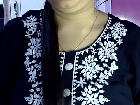 cute_aliyaa - Cute_Aliyaa's free webcam - UK Sex Cams