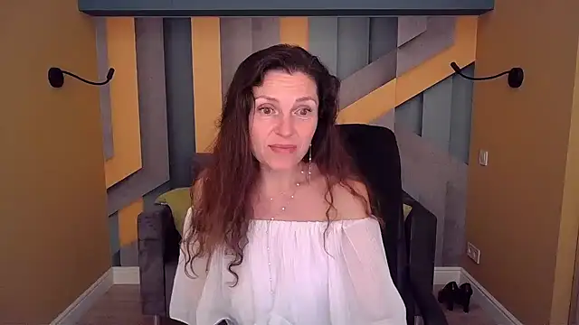 EllaLong webcam
