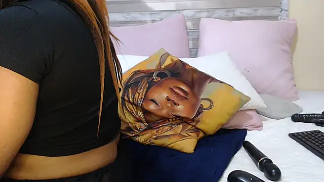 Foxybrownxx1 webcam