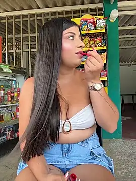 Isaa-Sweet webcam