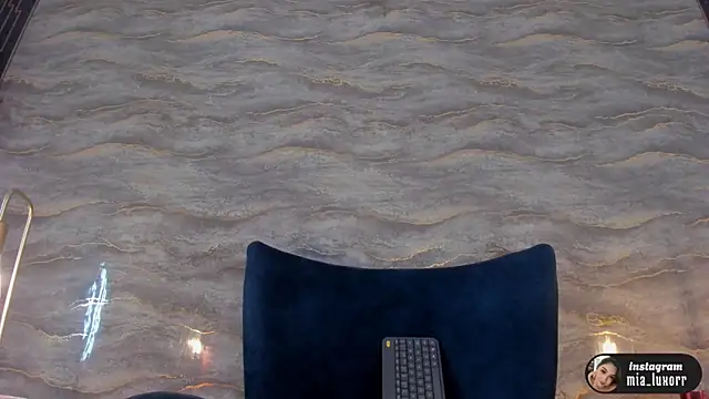 Mia_Luxor webcam