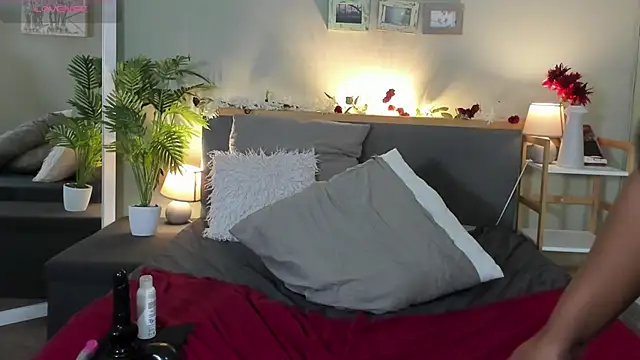 Lady_Brooke webcam