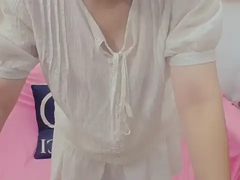 Maia_9999 webcam