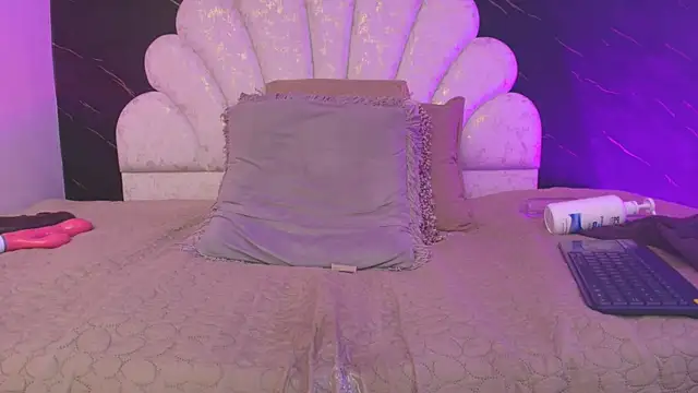 _MiaBrown_ webcam
