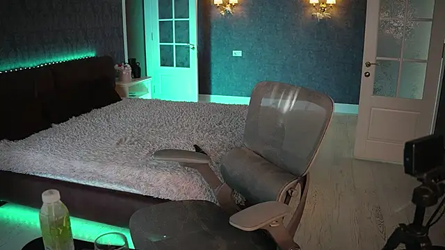 lisaelfy (F young) - fuck a pillow on the bed