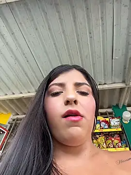 Isaa-Sweet webcam