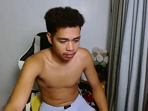 curlyasian_njxx webcam