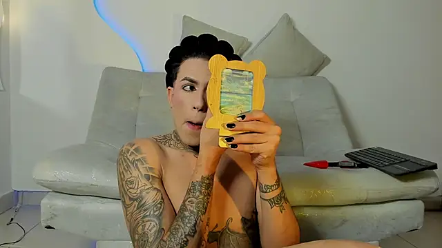 ArohomLester_ webcam