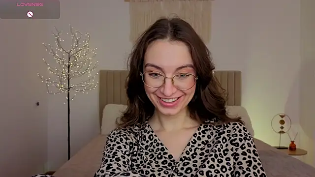 real_cutie1 - Real_cutie1's free webcam - UK Sex Cams