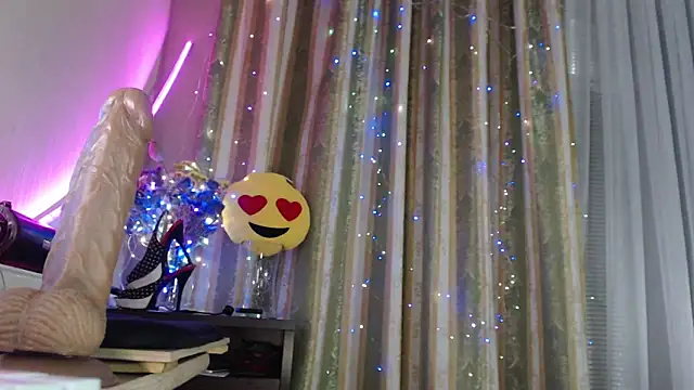 amorelara webcam