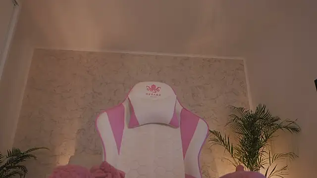 Ava-Diamond webcam